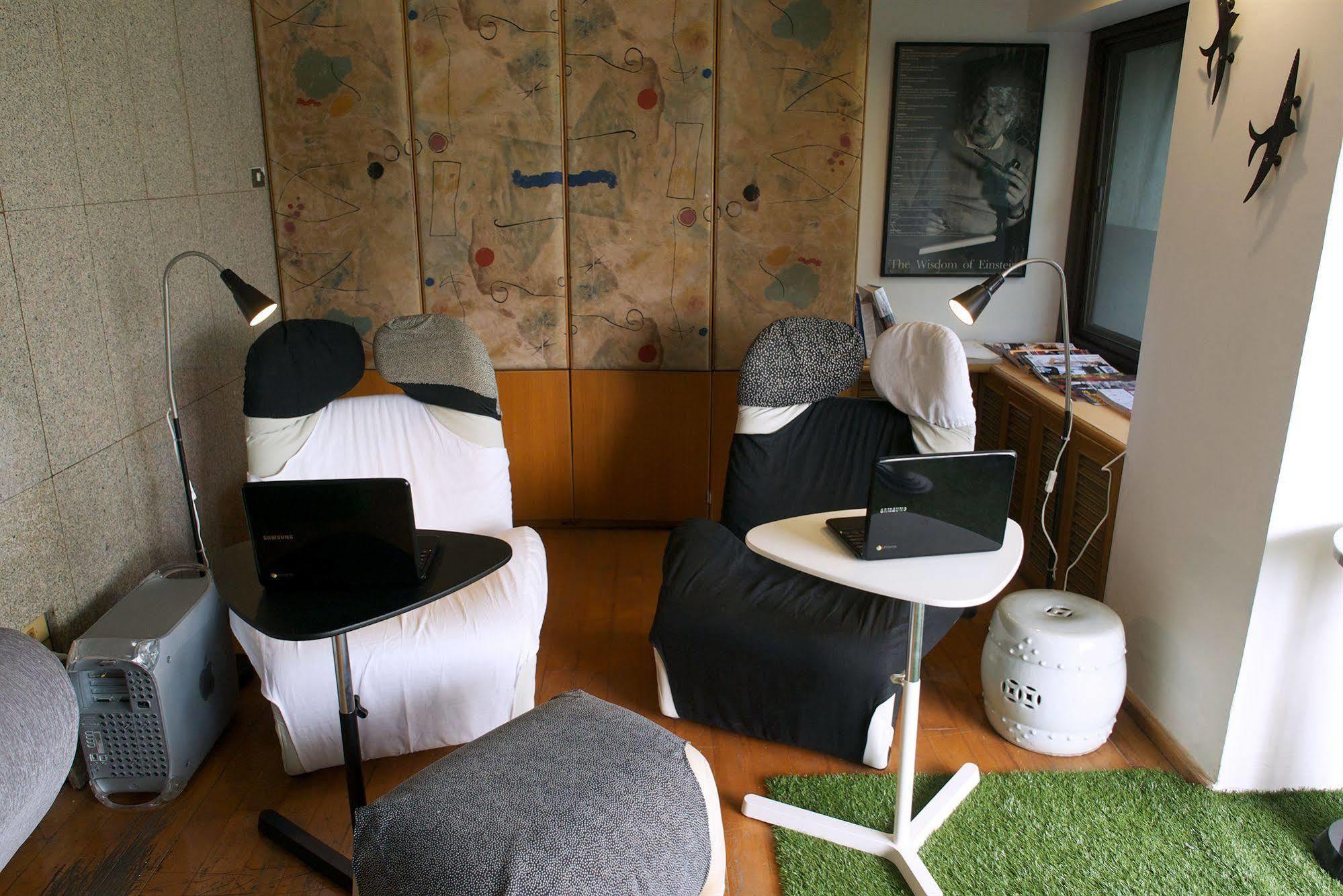 Sab House Caters To Women Hotel 2*