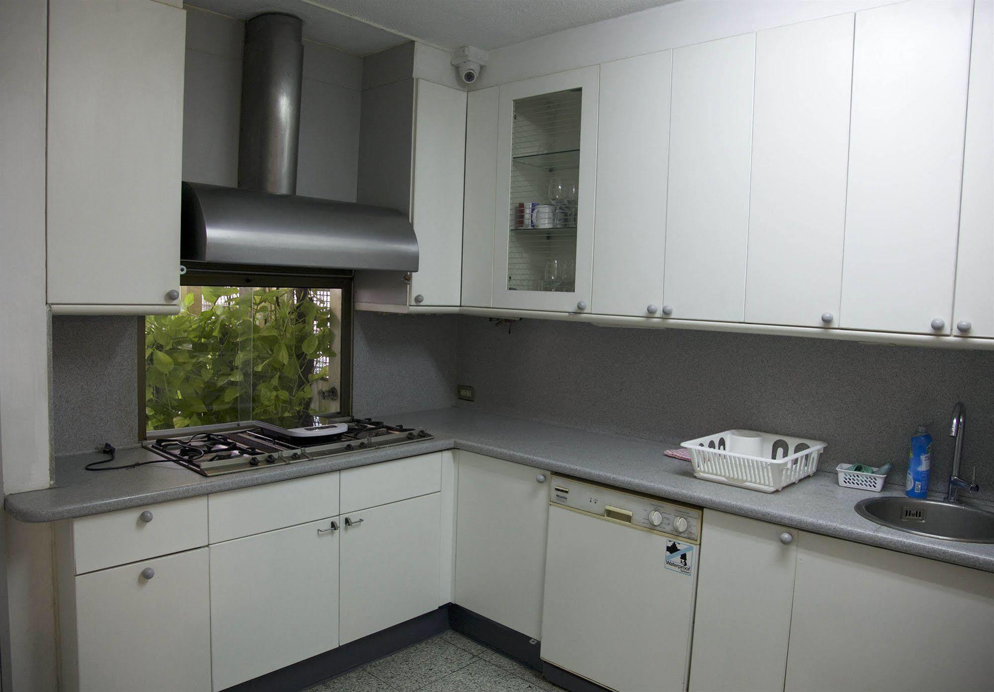 Sab House Caters To Women 2*